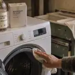 Astuce grand mère odeur lave-linge : vinaigre blanc pour joint
