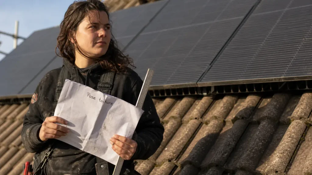 Panneaux solaires sur toiture : chantier et ventilation sous modules